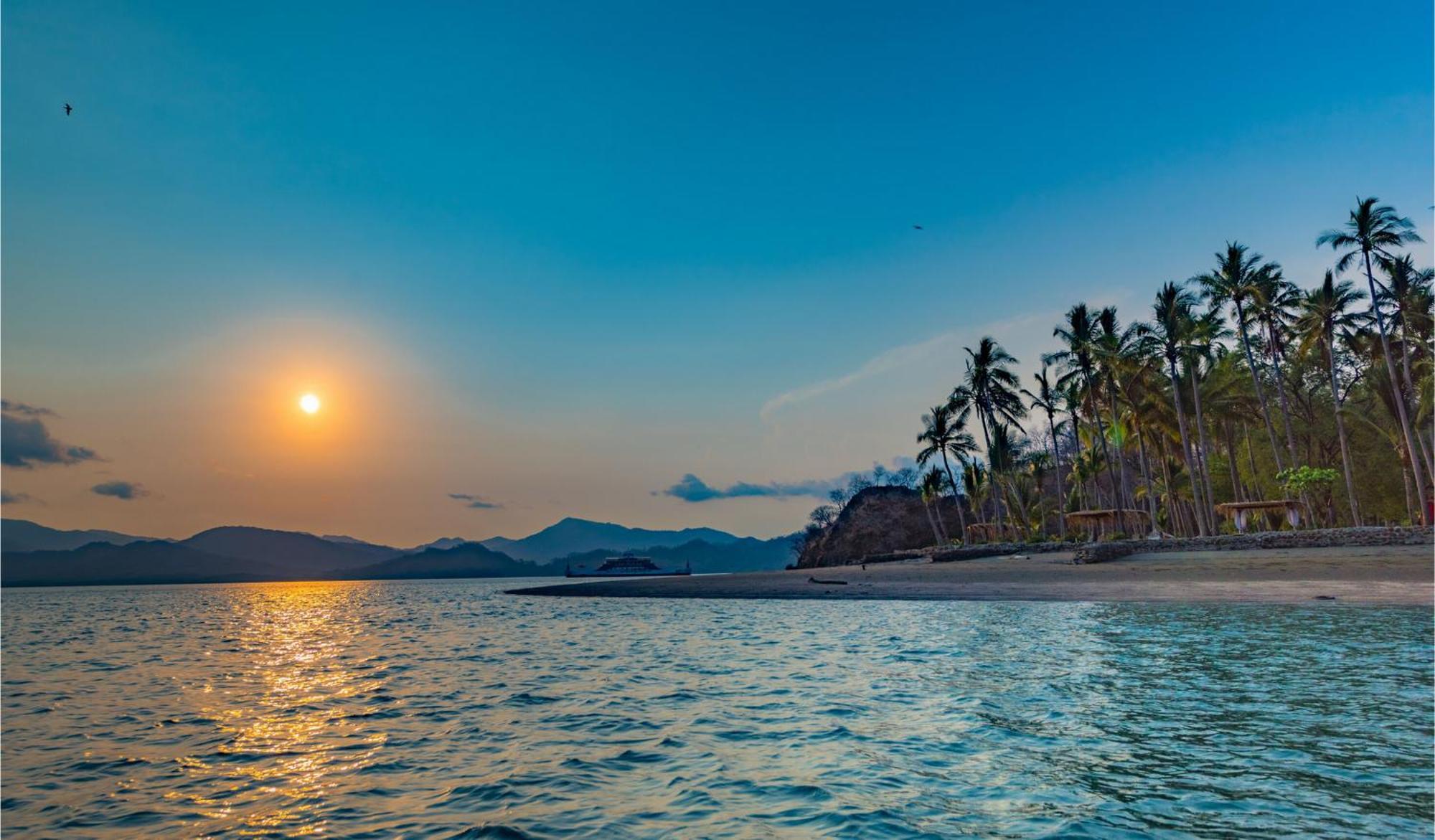 Isla Chiquita Glamping Hotel Paquera Ngoại thất bức ảnh