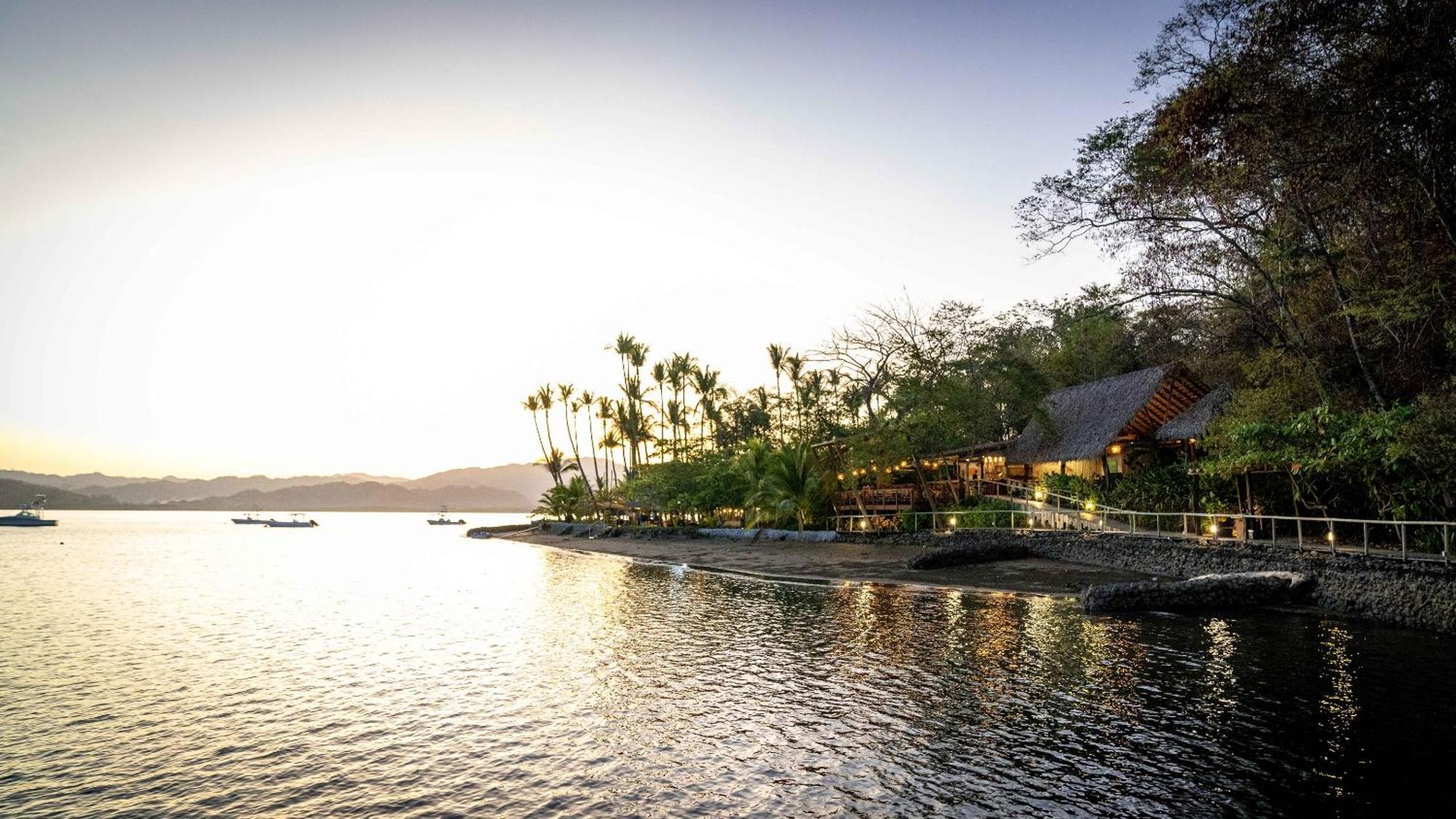 Isla Chiquita Glamping Hotel Paquera Ngoại thất bức ảnh
